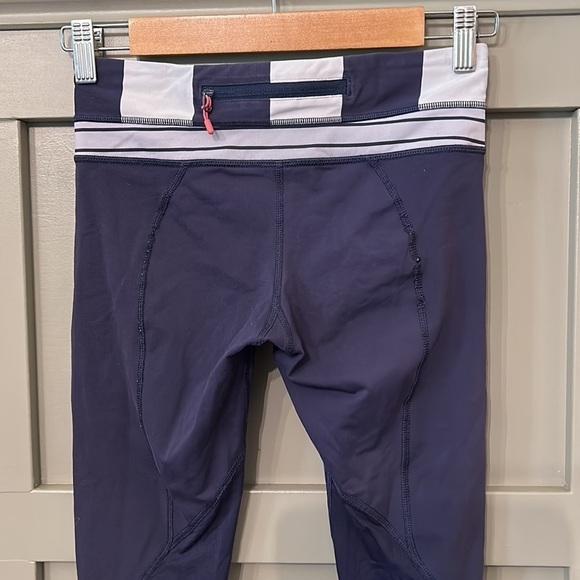 LULULEMON Run: Inspire Crop II Deep Indigo / Wide Bold Stripe Leggings Size 4 - Picture 14 of 15